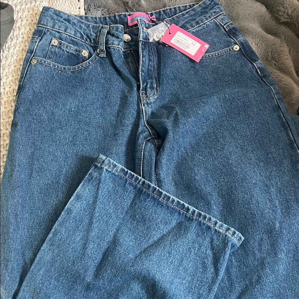 Edikted Raelynn Washed Low Rise Jeans - Picture 6 of 8
